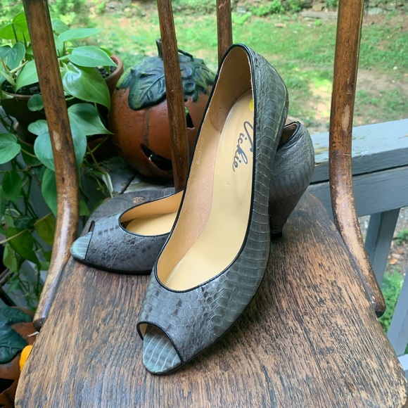 VICKIE Hong Kong Snakeskin Peep-Toe Pumps - Picture 1 of 12